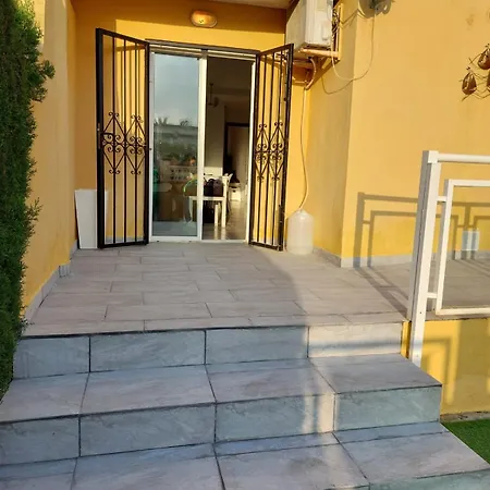 Bajo Datiler Locdenia Lägenhet *